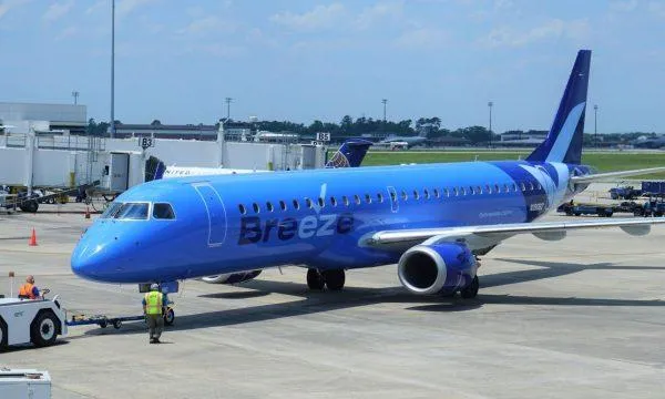 Image Breeze Airlines Pet Policy: Everything You Need to Know About Flying With Pets on Breeze 9 Breeze Airlines Pet Policy: Everything You Need to Know About Flying With Pets on Breeze image 2