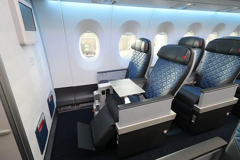 Aeromexico Seat Size Guide: Dimensions for Economy, Premium Economy and Business Class Cabins photo 4